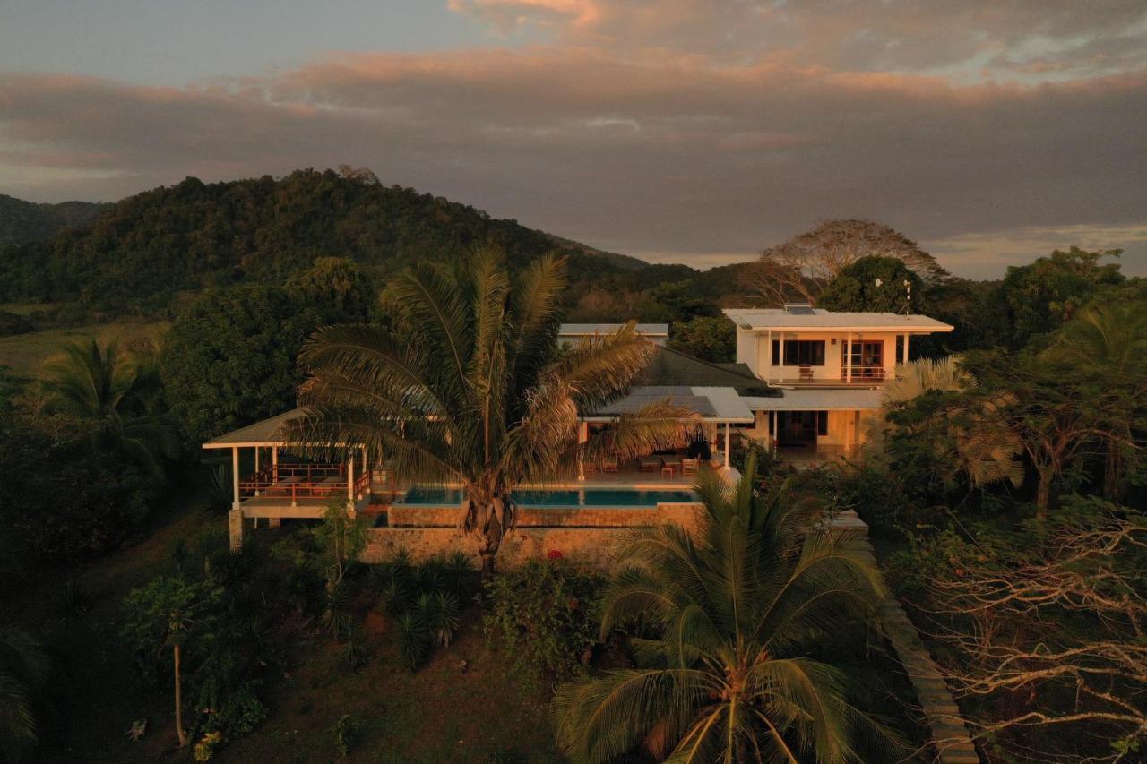 Salvatierra Beachfront Hotel Puerto Coyote Eksteriør billede